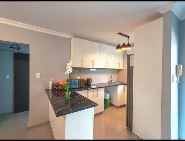 2 BEDROOM APARTMENT FOR SALE IN ESSENWOOD